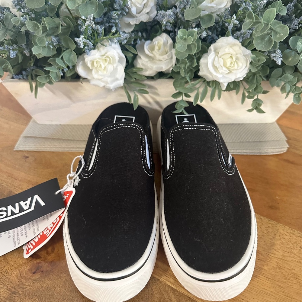Vans mules - NWT
